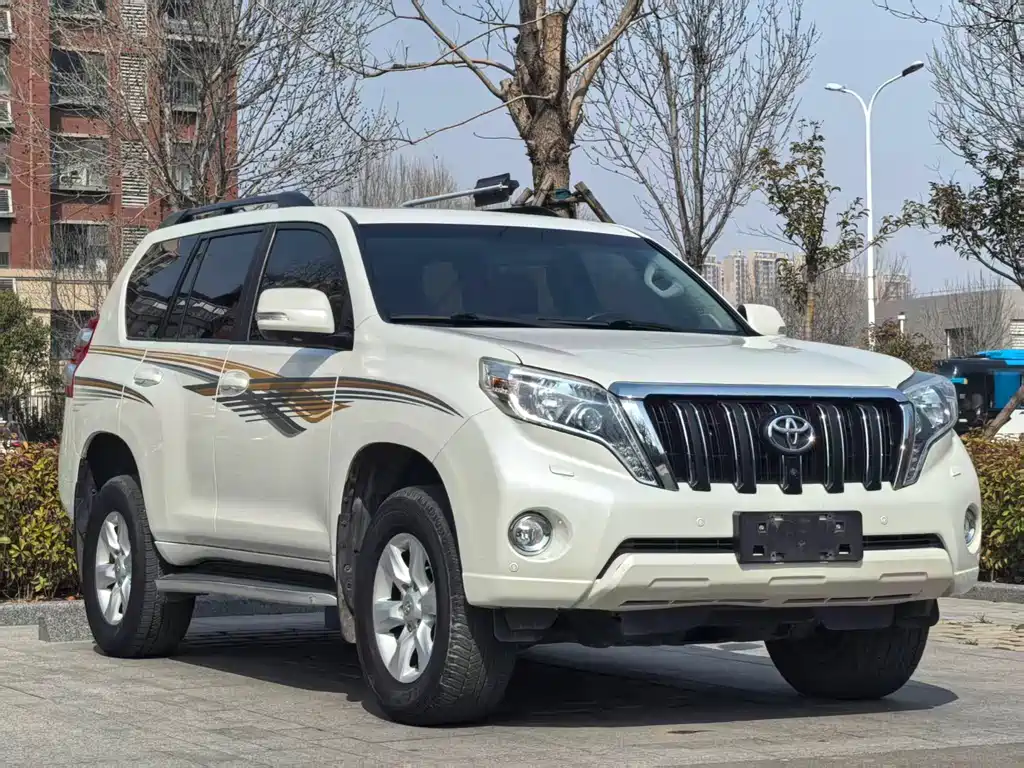 TOYOTA PRADO