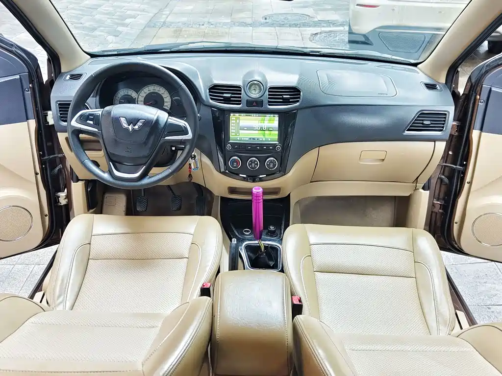 Wuling Hongguang — миниатюра 8