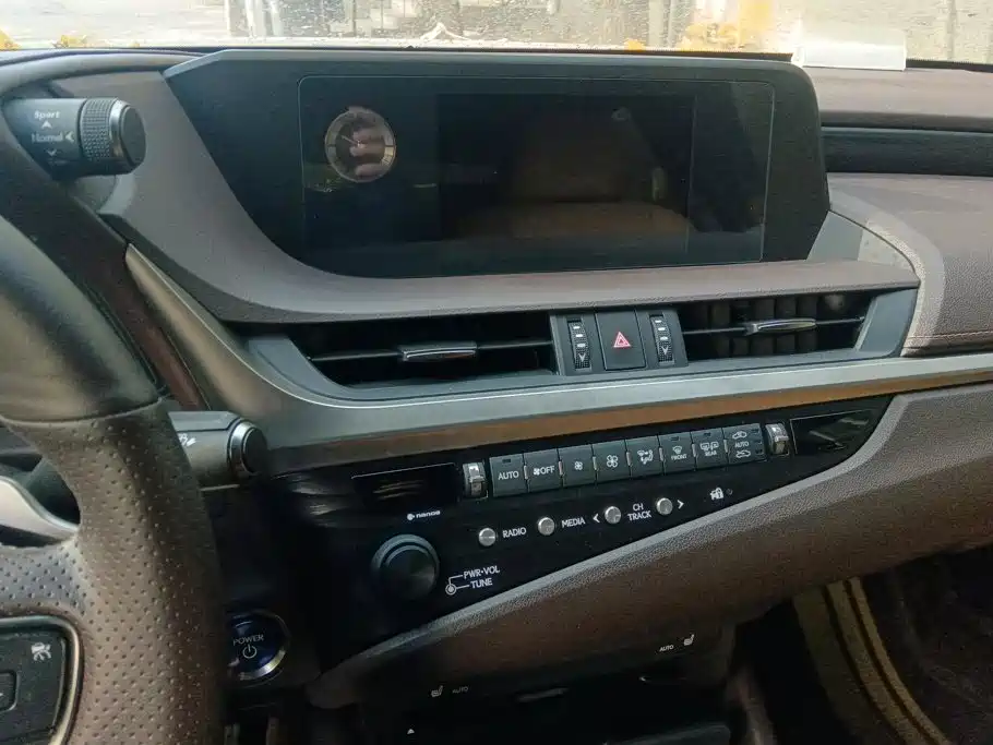 Lexus ES — миниатюра 13