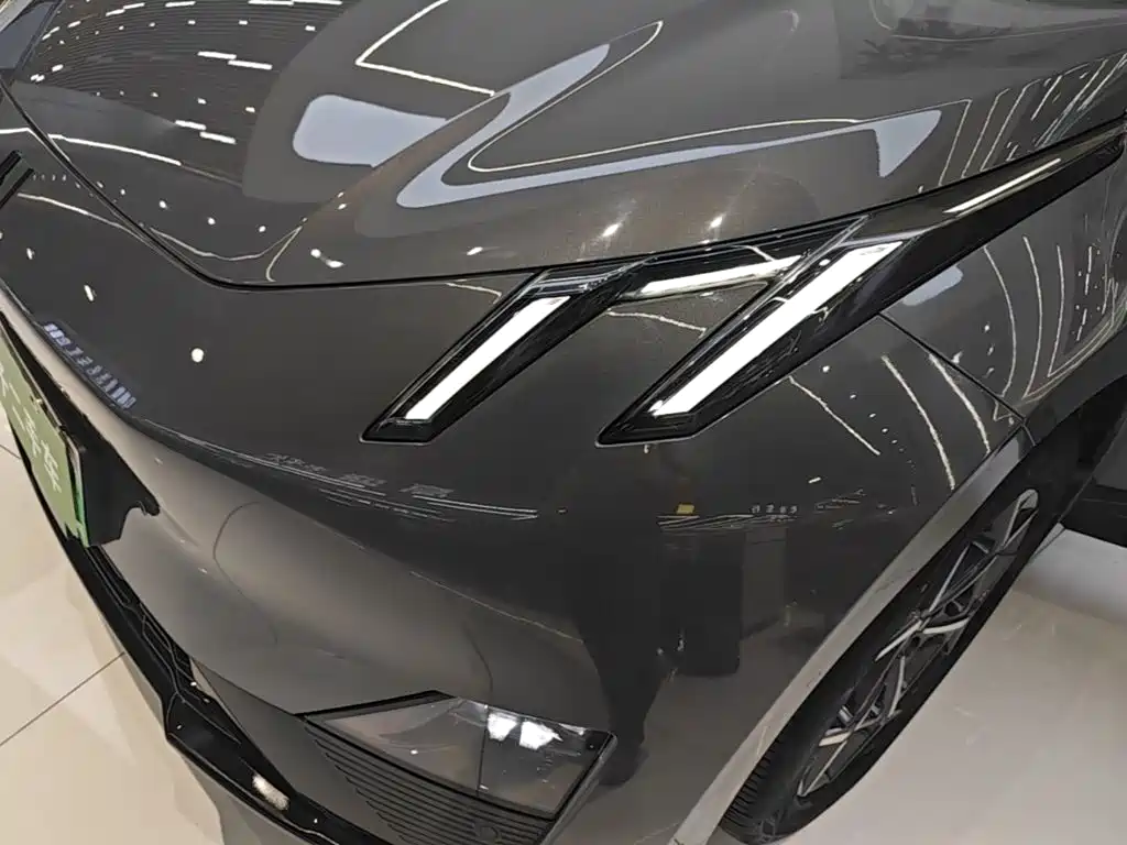 Lynk & Co 20 — миниатюра 24