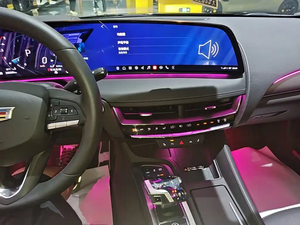 Cadillac CT5 — миниатюра 10