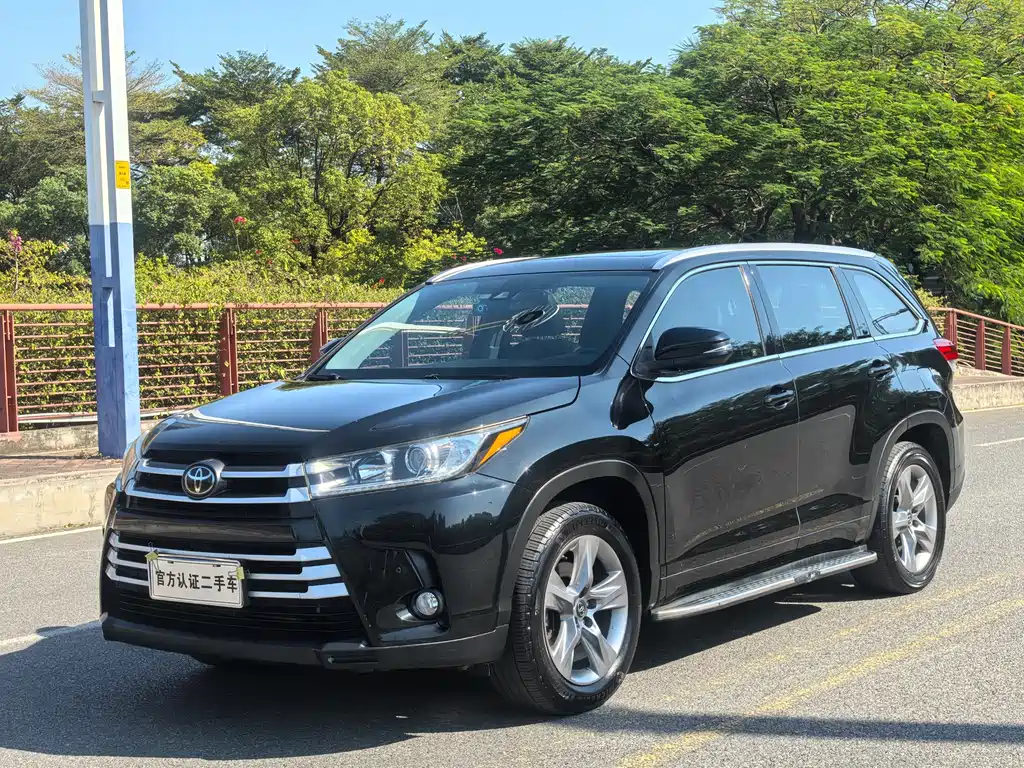 TOYOTA HIGHLANDER
