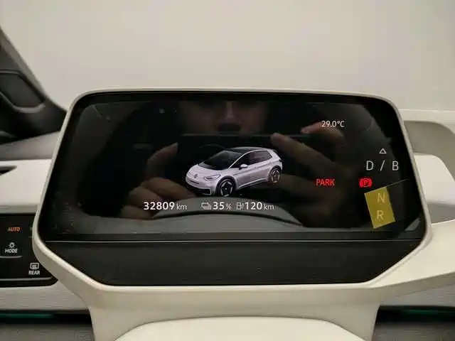 Volkswagen ID.3 — миниатюра 10