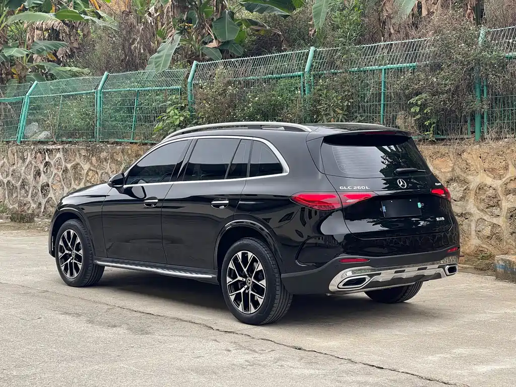 MERCEDES-BENZ GLC