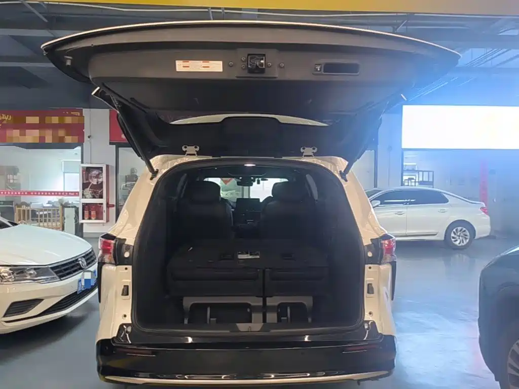 Toyota Sienna — миниатюра 19