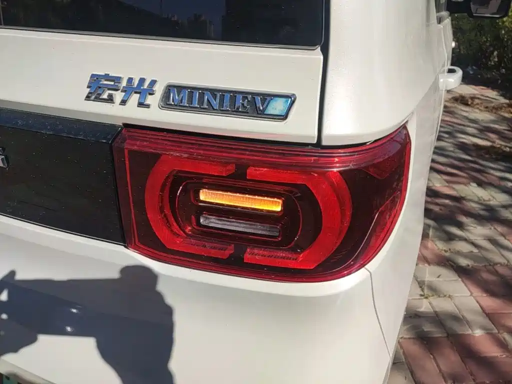 Wuling MINIEV — миниатюра 8