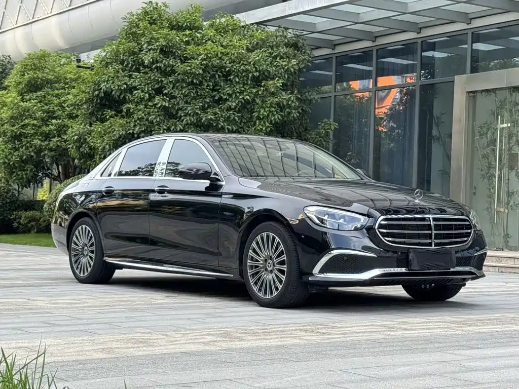 Mercedes-Benz E-Class — миниатюра 3