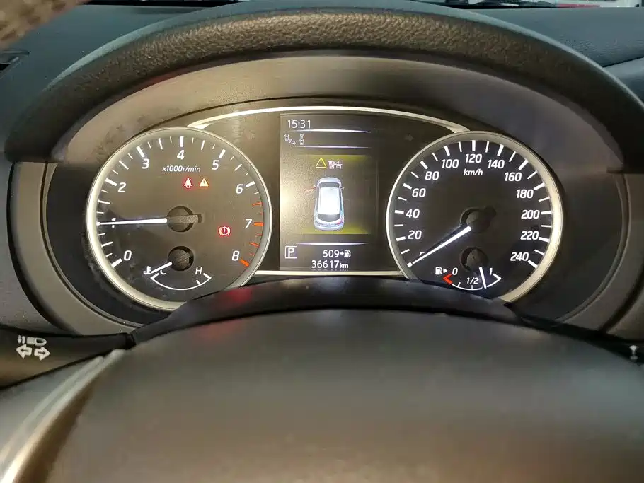 Nissan Tiida — миниатюра 14