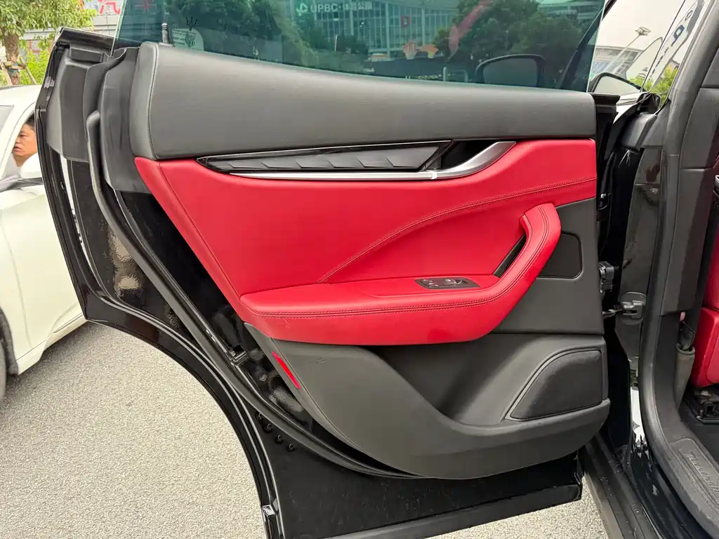Maserati Levante — миниатюра 15