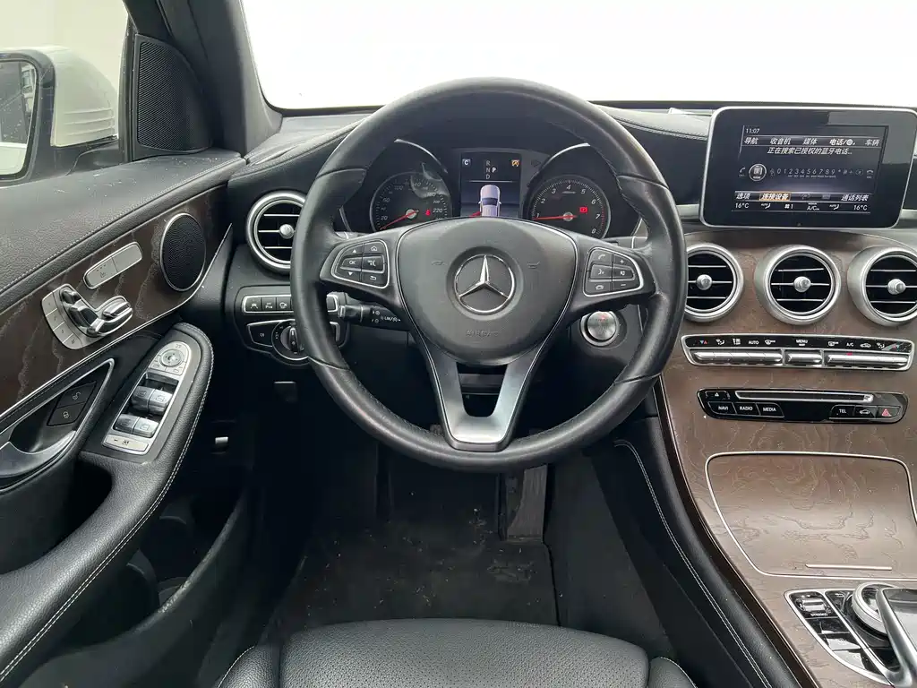 Mercedes-Benz GLC — миниатюра 8