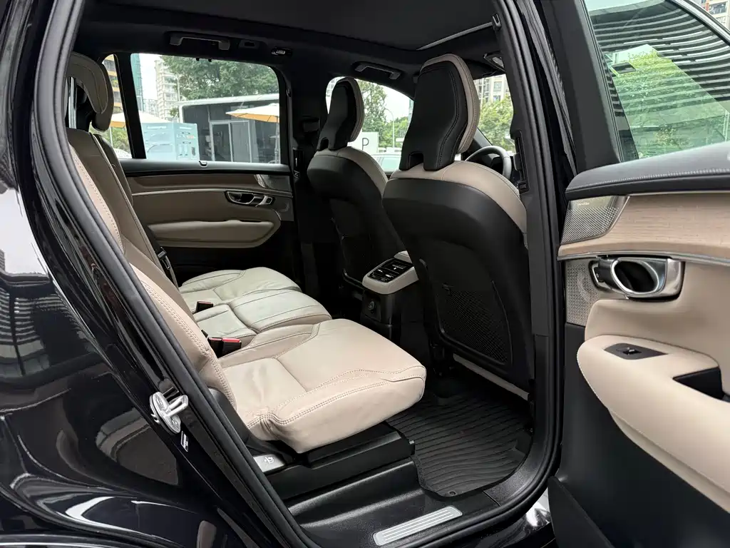 VOLVO XC90 PLUG IN HYBRID