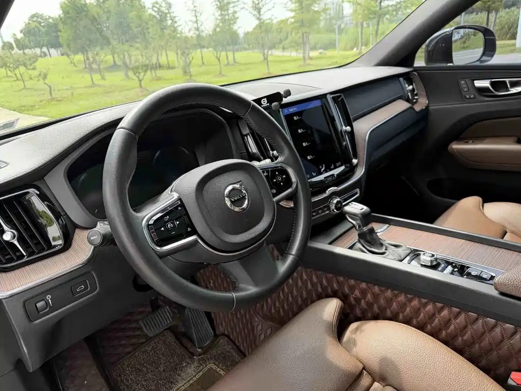 Volvo XC60 — миниатюра 6