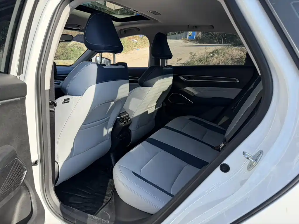 GEELY AUTOMOBILE EMGRAND