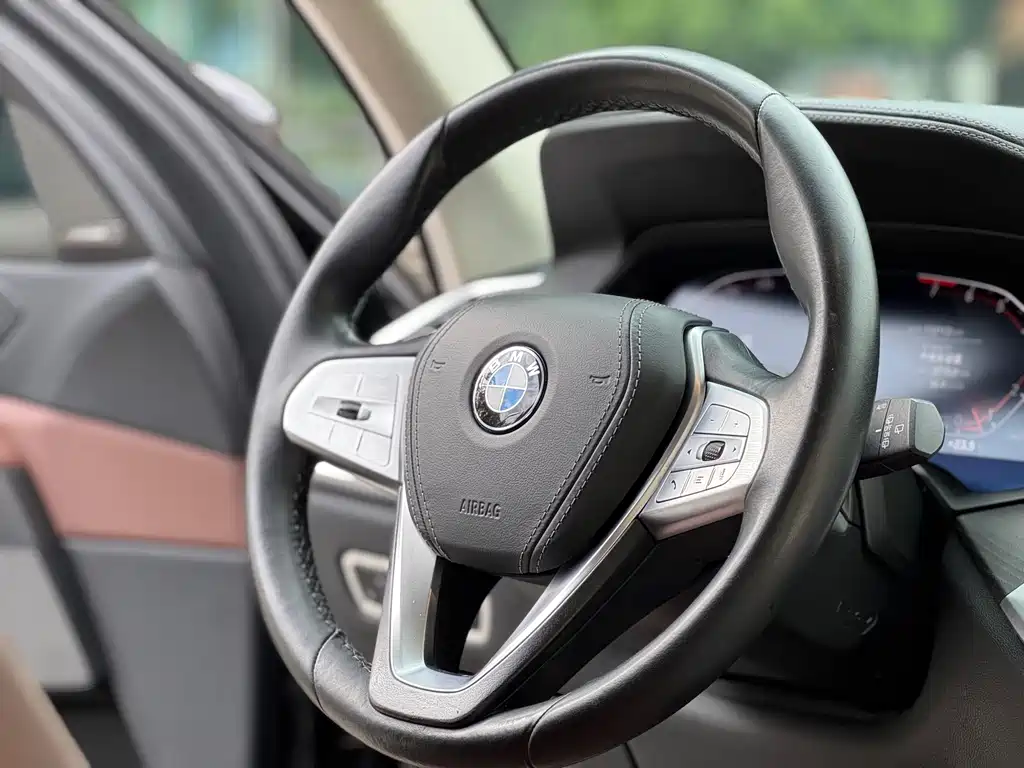 BMW X7 — миниатюра 18