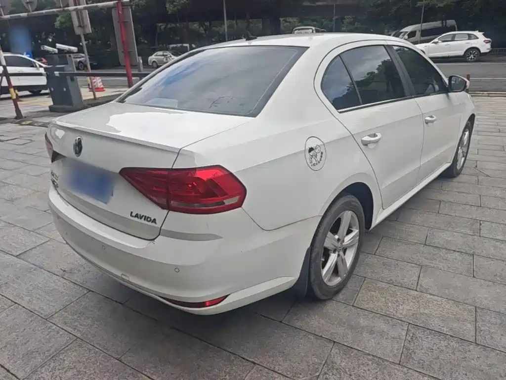 Volkswagen Lavida — миниатюра 7