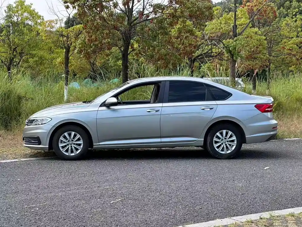 Volkswagen Lavida — миниатюра 4