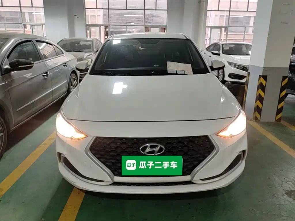 Hyundai Elantra — миниатюра 3