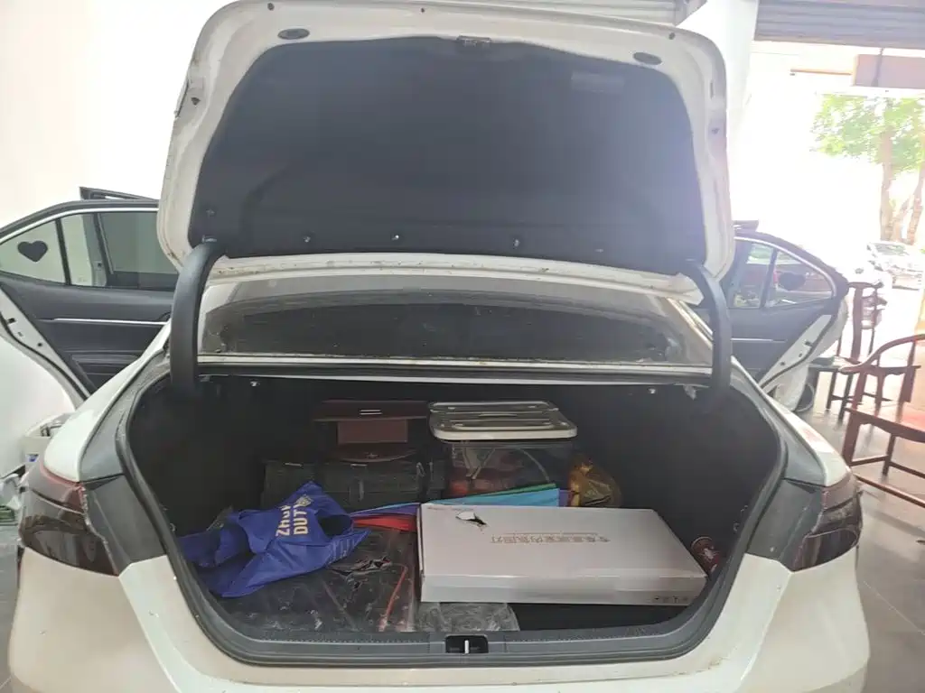 Toyota Camry — миниатюра 15