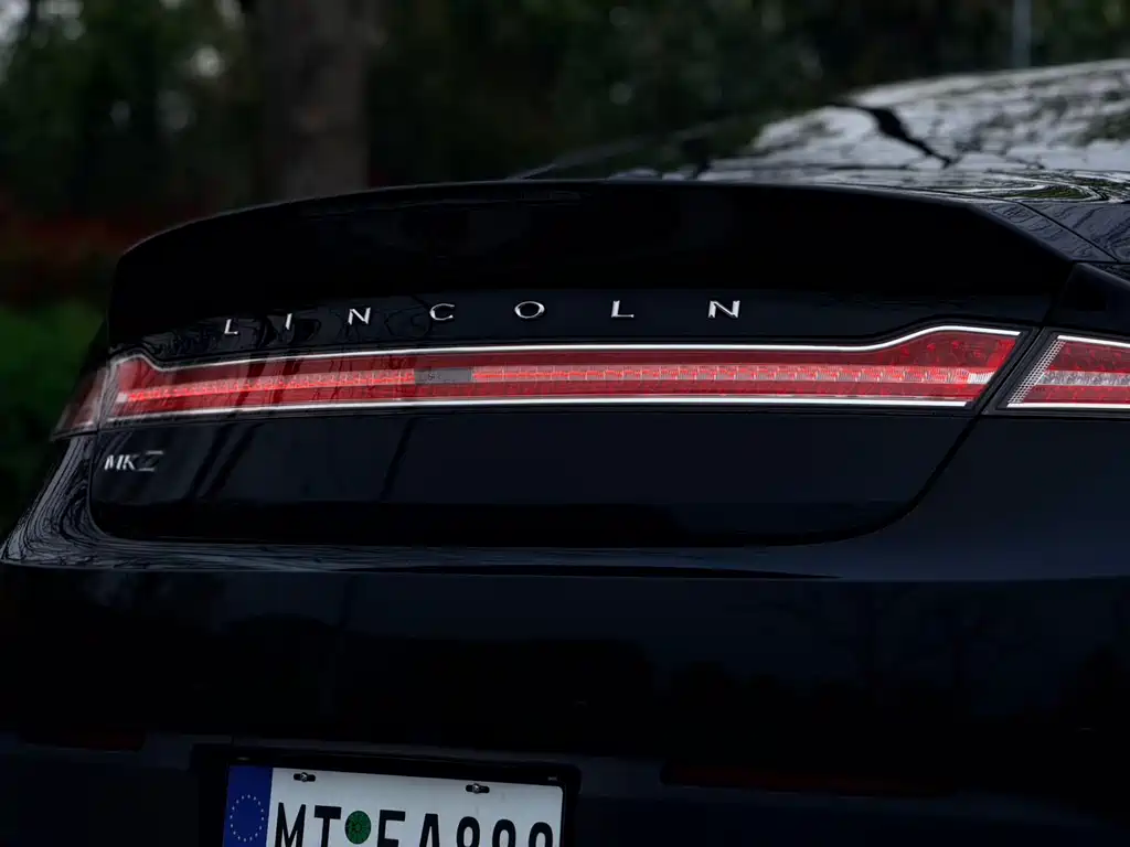 Lincoln MKZ 2019 2.0T V