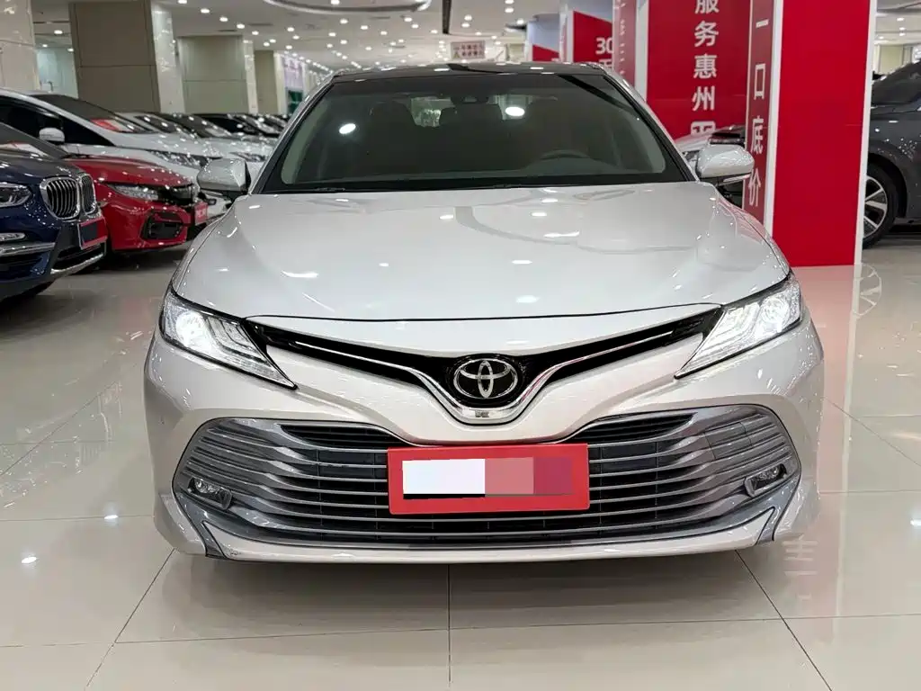 Toyota Camry — миниатюра 2