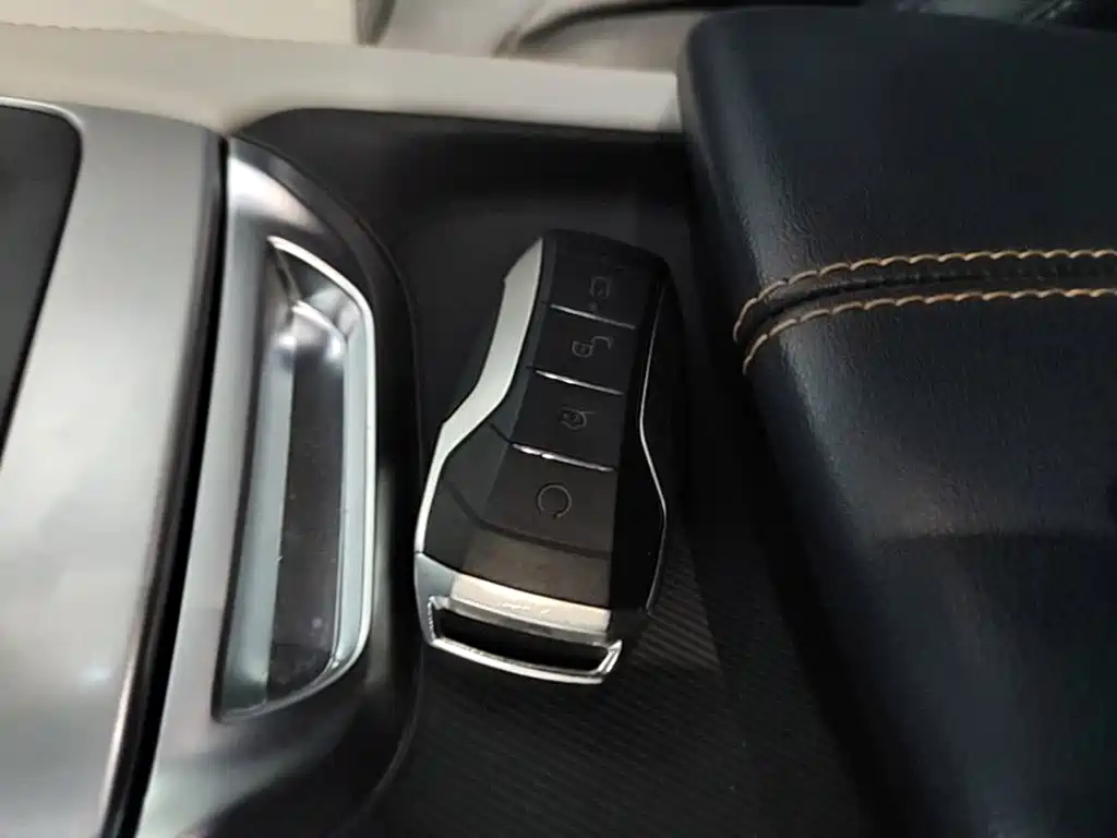 BYD PLUS New Energy — миниатюра 9