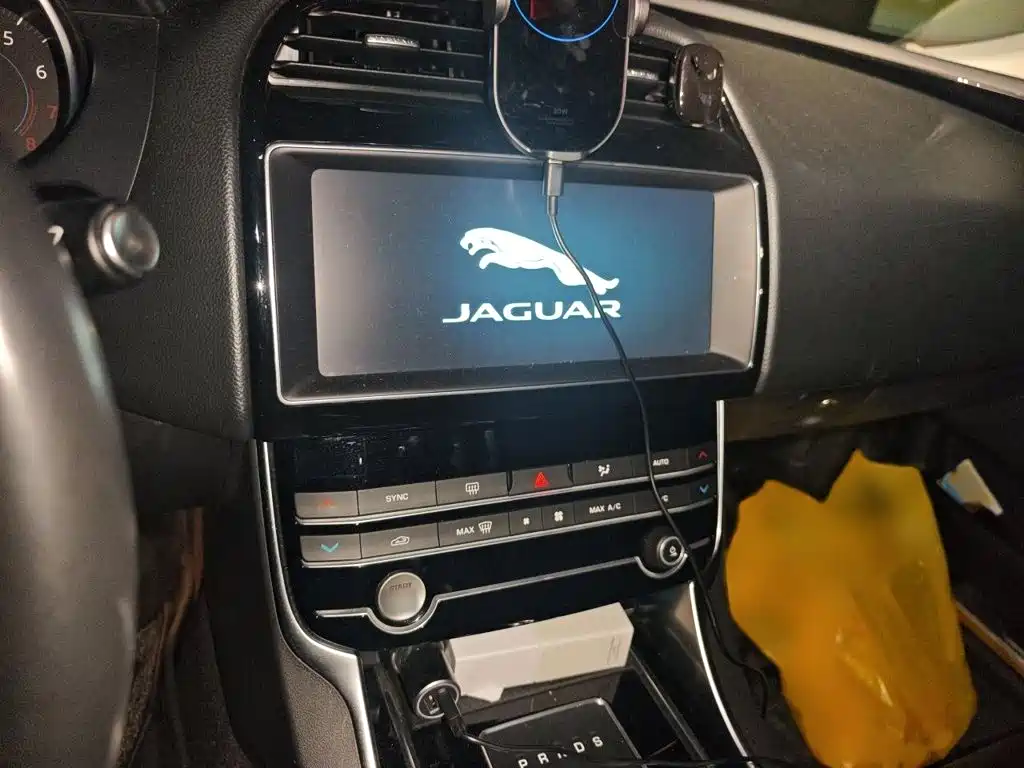 Jaguar XEL — миниатюра 6