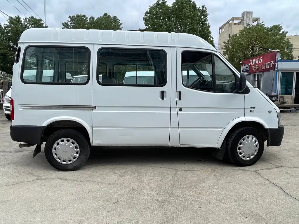 Ford Transit Classic — миниатюра 4