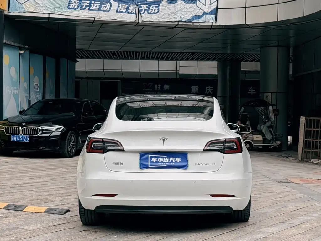Tesla Model 3 — миниатюра 5