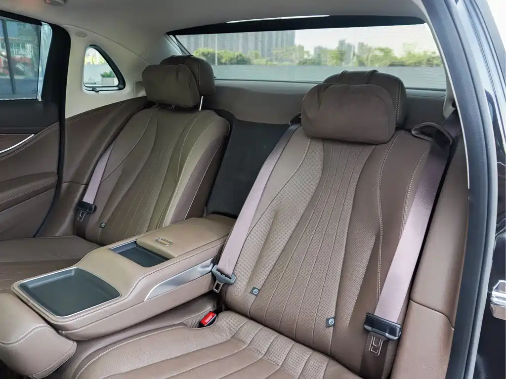 Mercedes-Benz E-Class — миниатюра 39