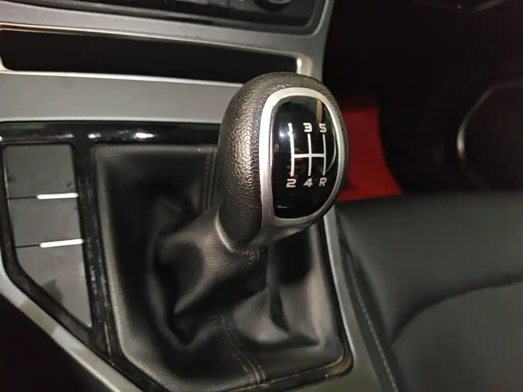 Geely Emgrand — миниатюра 14