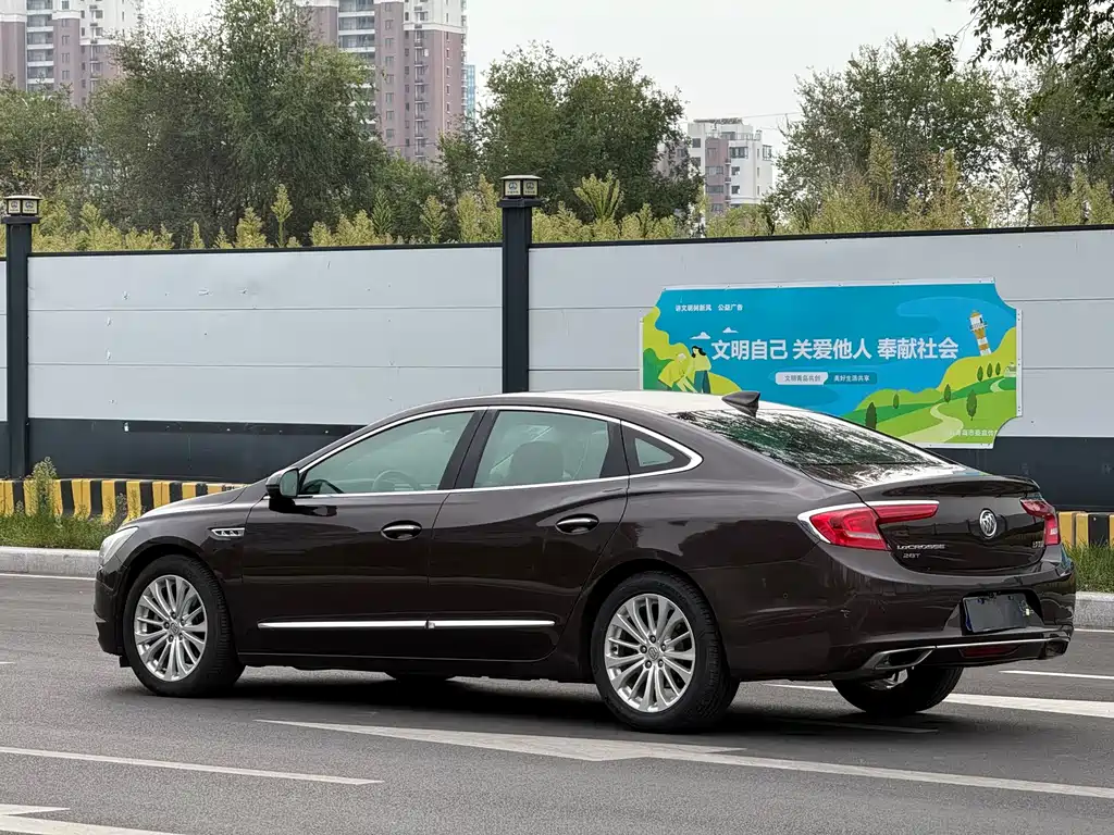 Buick LaCrosse — миниатюра 6