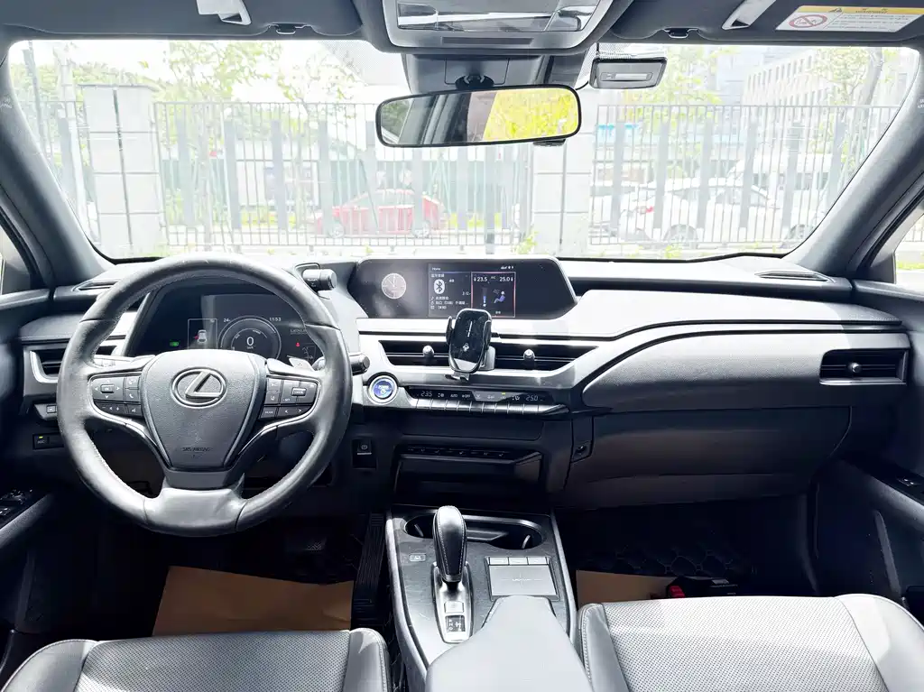 Lexus UX — фотографии объявления, Фото 12