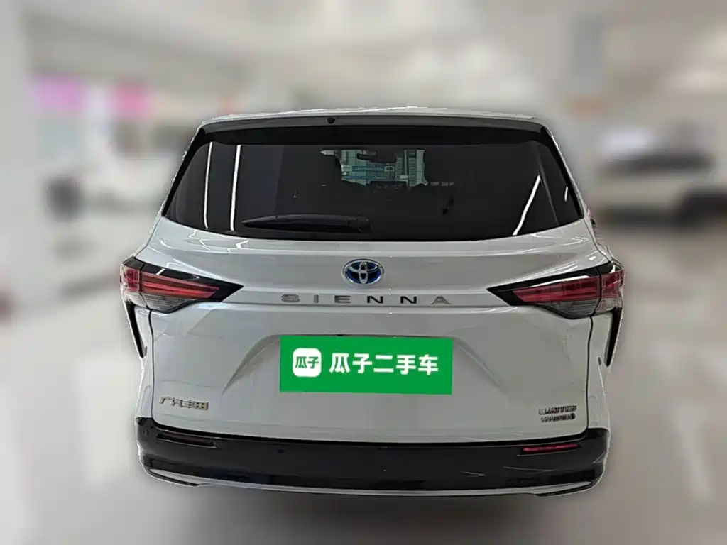 Toyota Sienna — миниатюра 8