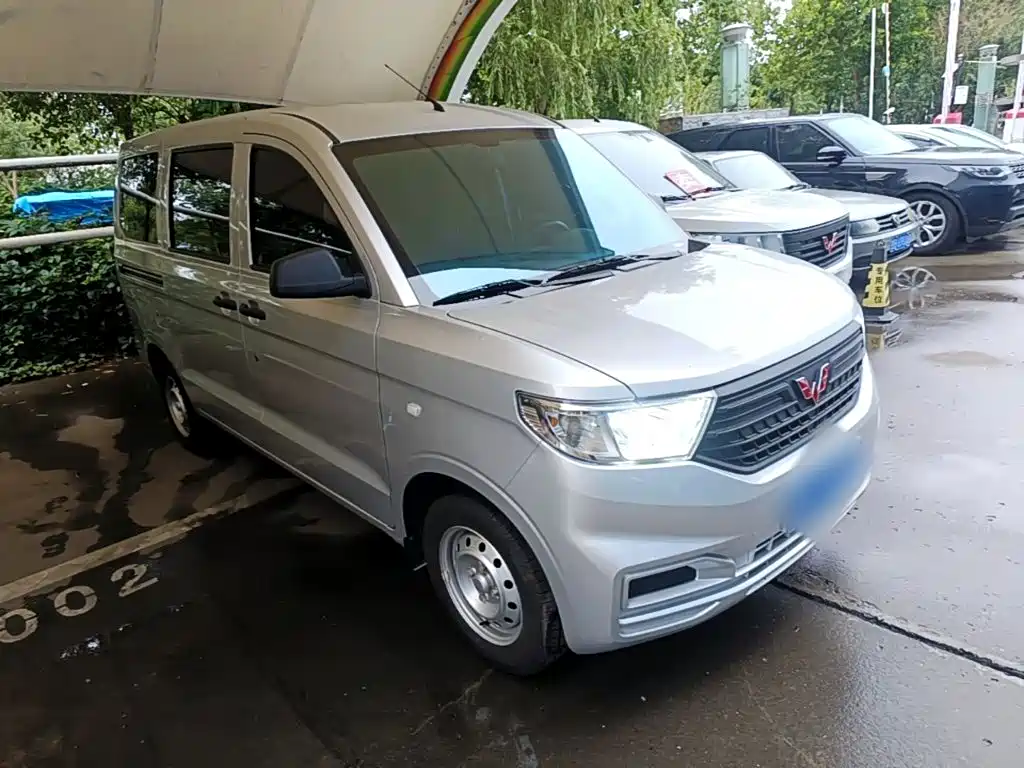 Wuling Hongguang V — миниатюра 4