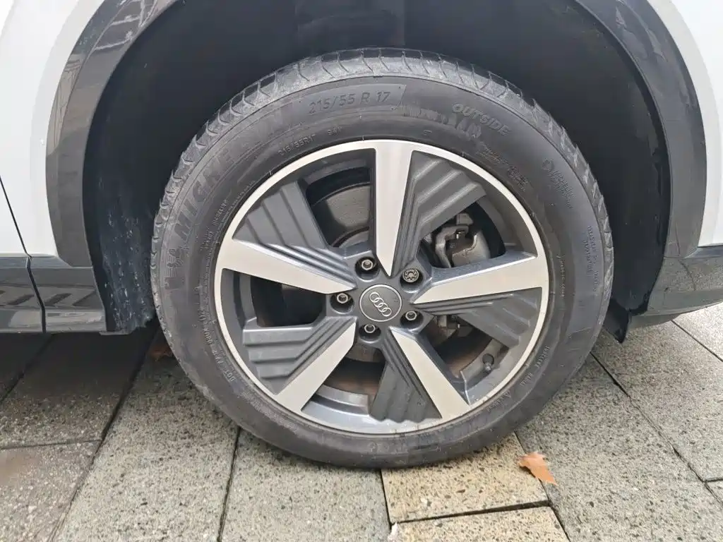 Audi Q2L e-tron — миниатюра 8