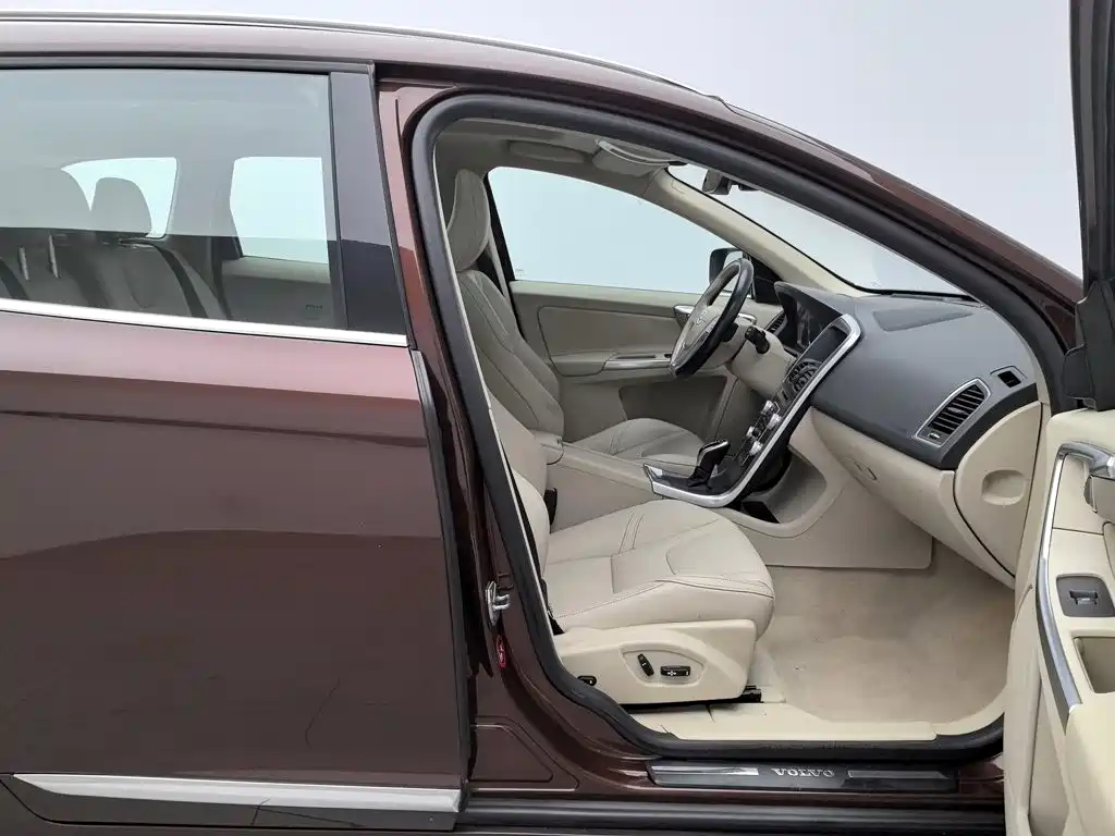 Volvo XC60 — миниатюра 23