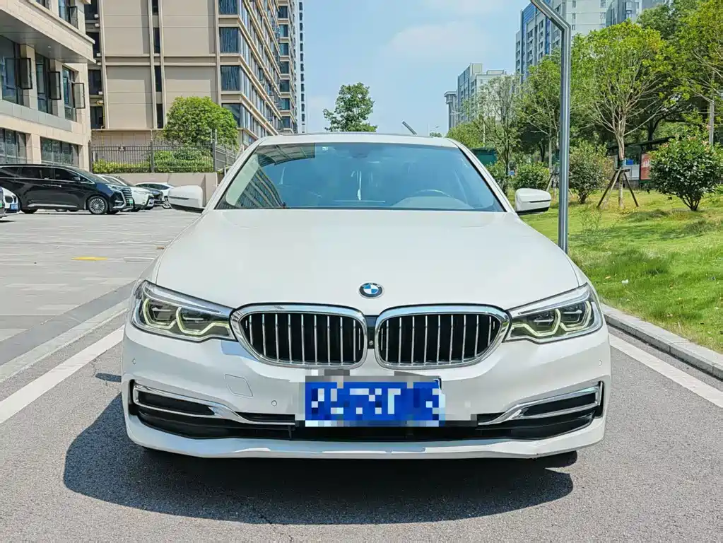 BMW 5 Series — миниатюра 2