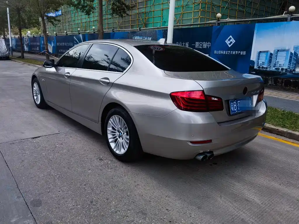 BMW 5 SERIES