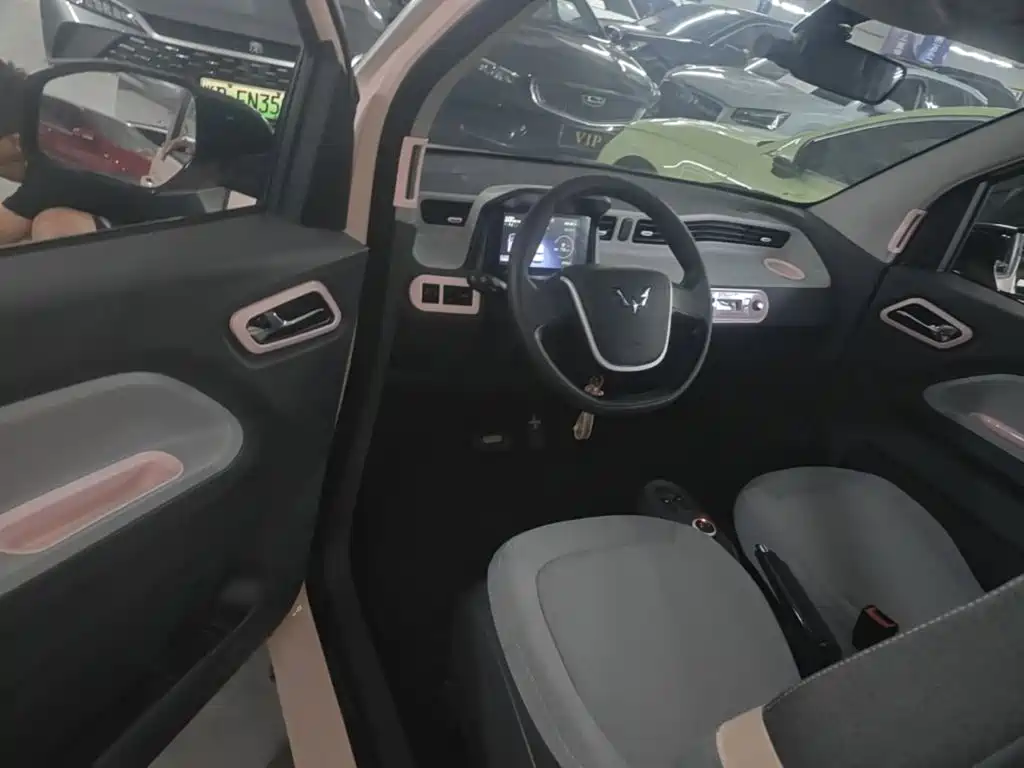 Wuling MINIEV — миниатюра 16