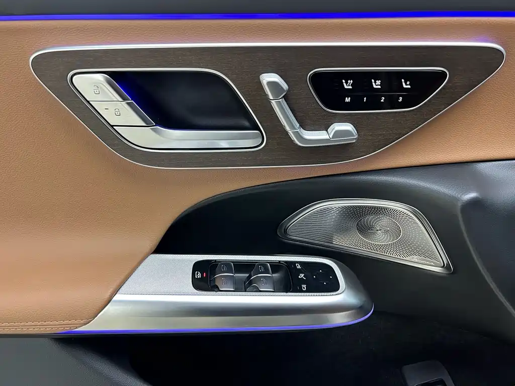 Mercedes-Benz E-Class — миниатюра 19