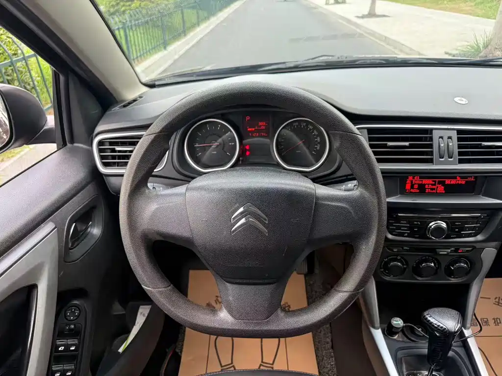 Citroen C3-XR — миниатюра 7