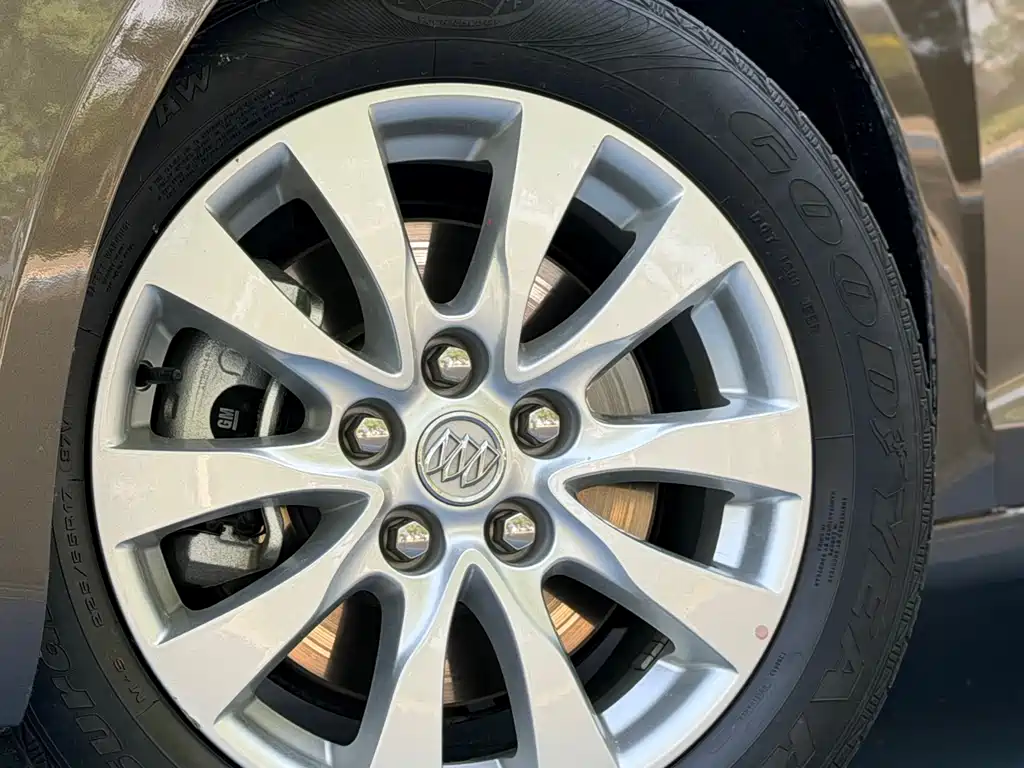 Buick LaCrosse — фотографии объявления, Фото 12