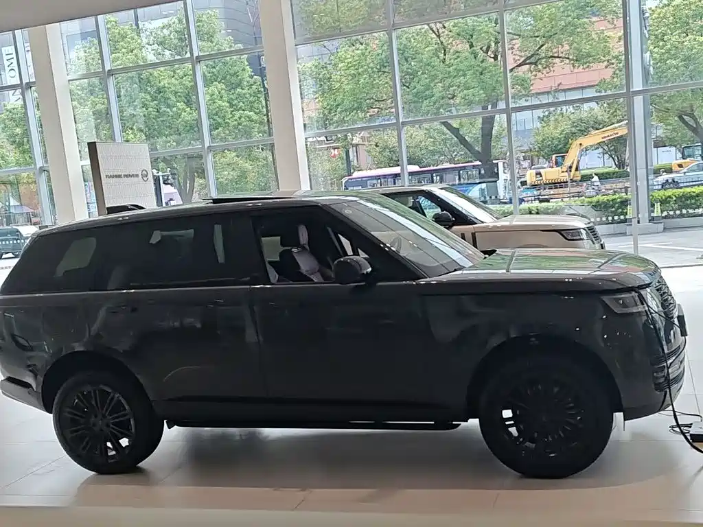 Land Rover Range Rover — миниатюра 4