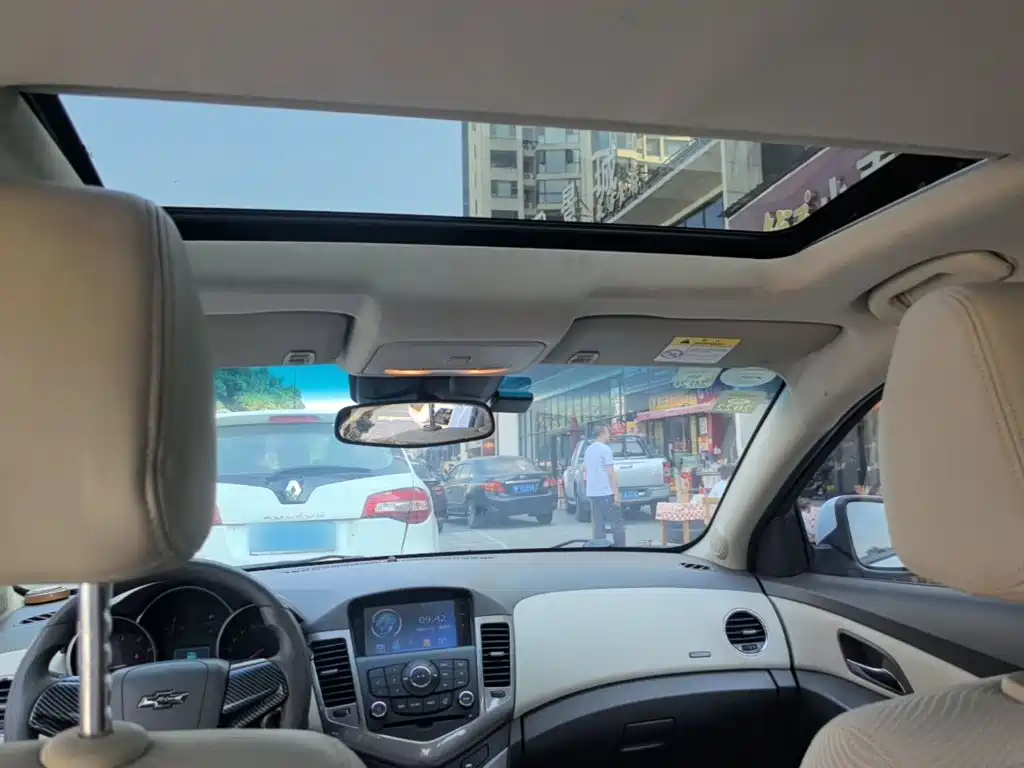 Chevrolet Cruze — миниатюра 18