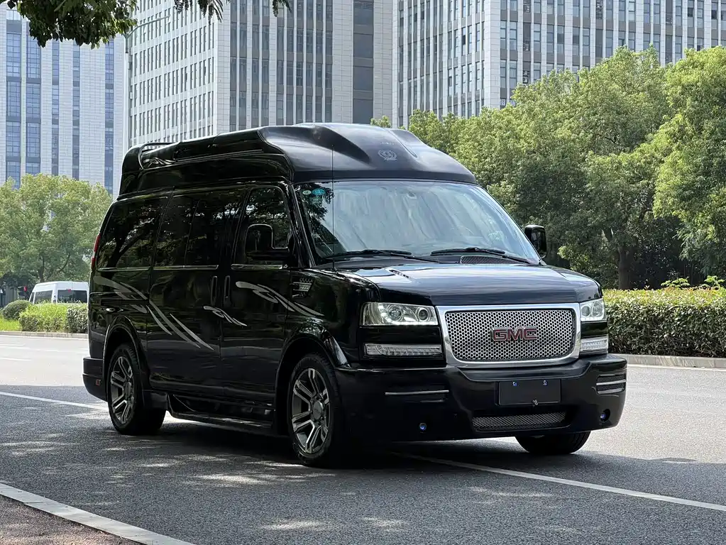 GMC Savana — миниатюра 5