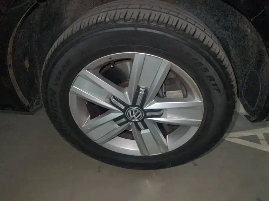 Volkswagen Multivan — миниатюра 6