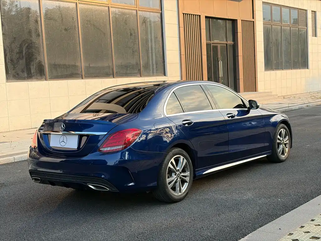 Mercedes-Benz C-Class — миниатюра 4