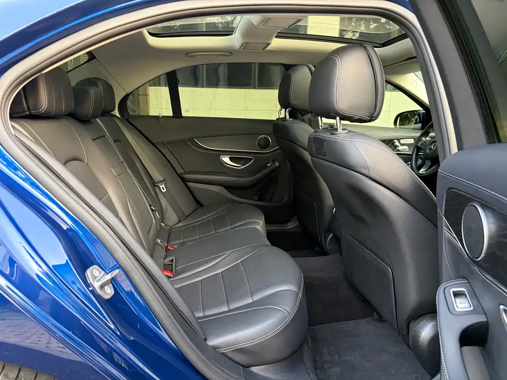 Mercedes-Benz C-Class — миниатюра 14