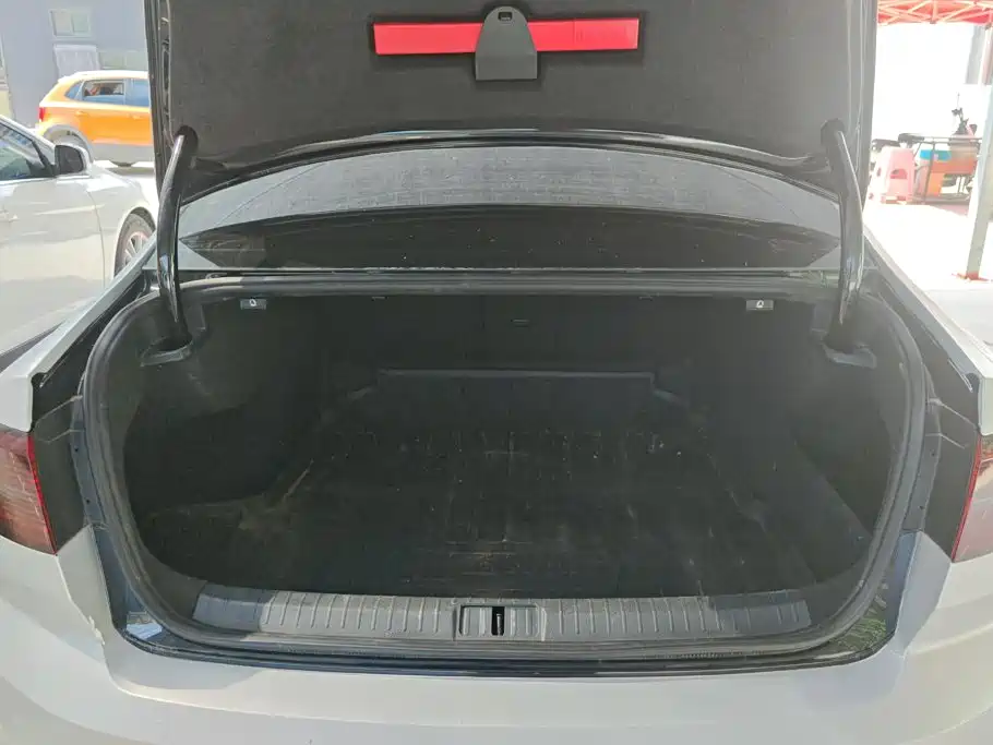 Volkswagen Magotan — миниатюра 4