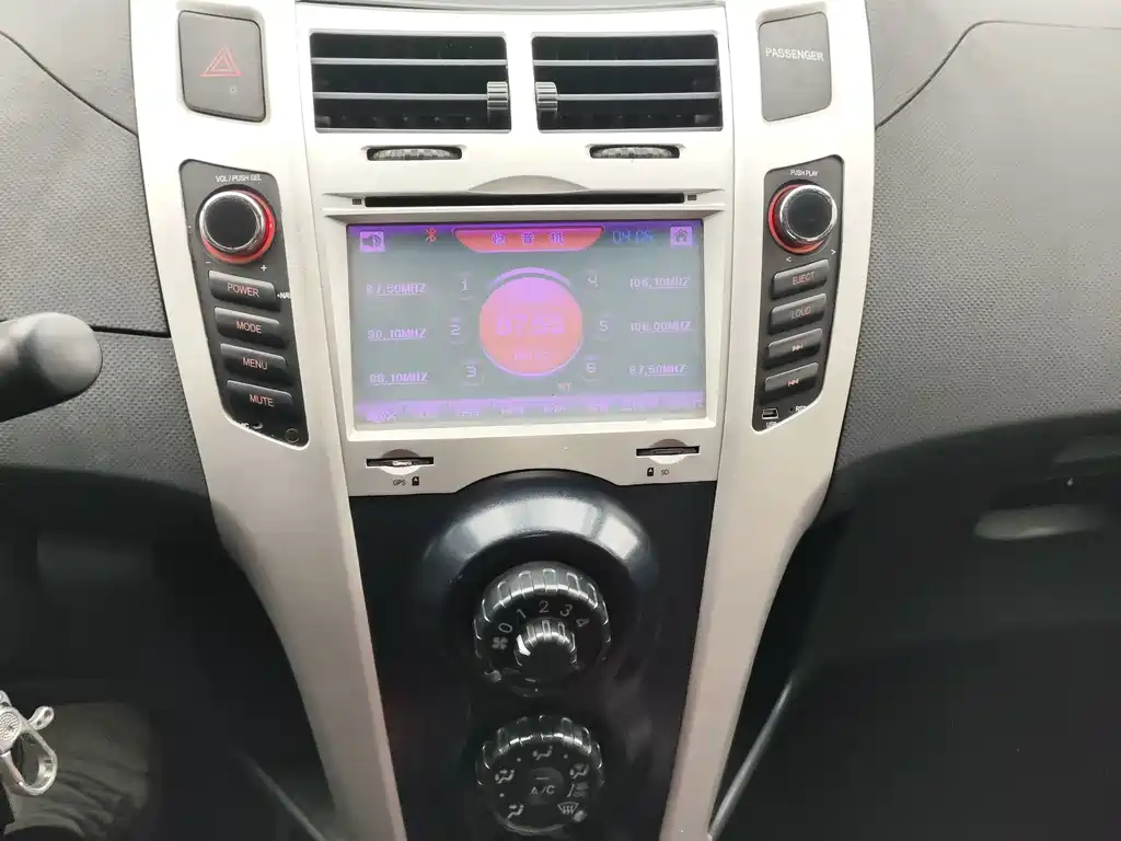 Toyota Yaris — миниатюра 18